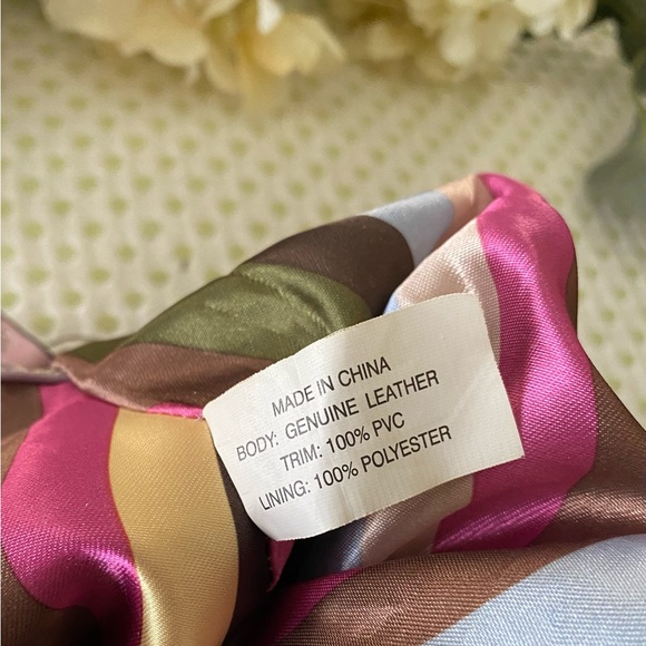 Tignanello Leather Shoulder Purse - Picture 4 of 8